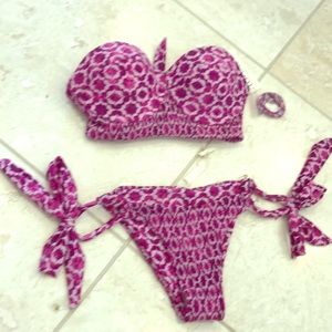 NWT Tori Privar bikini, beautiful color and style.